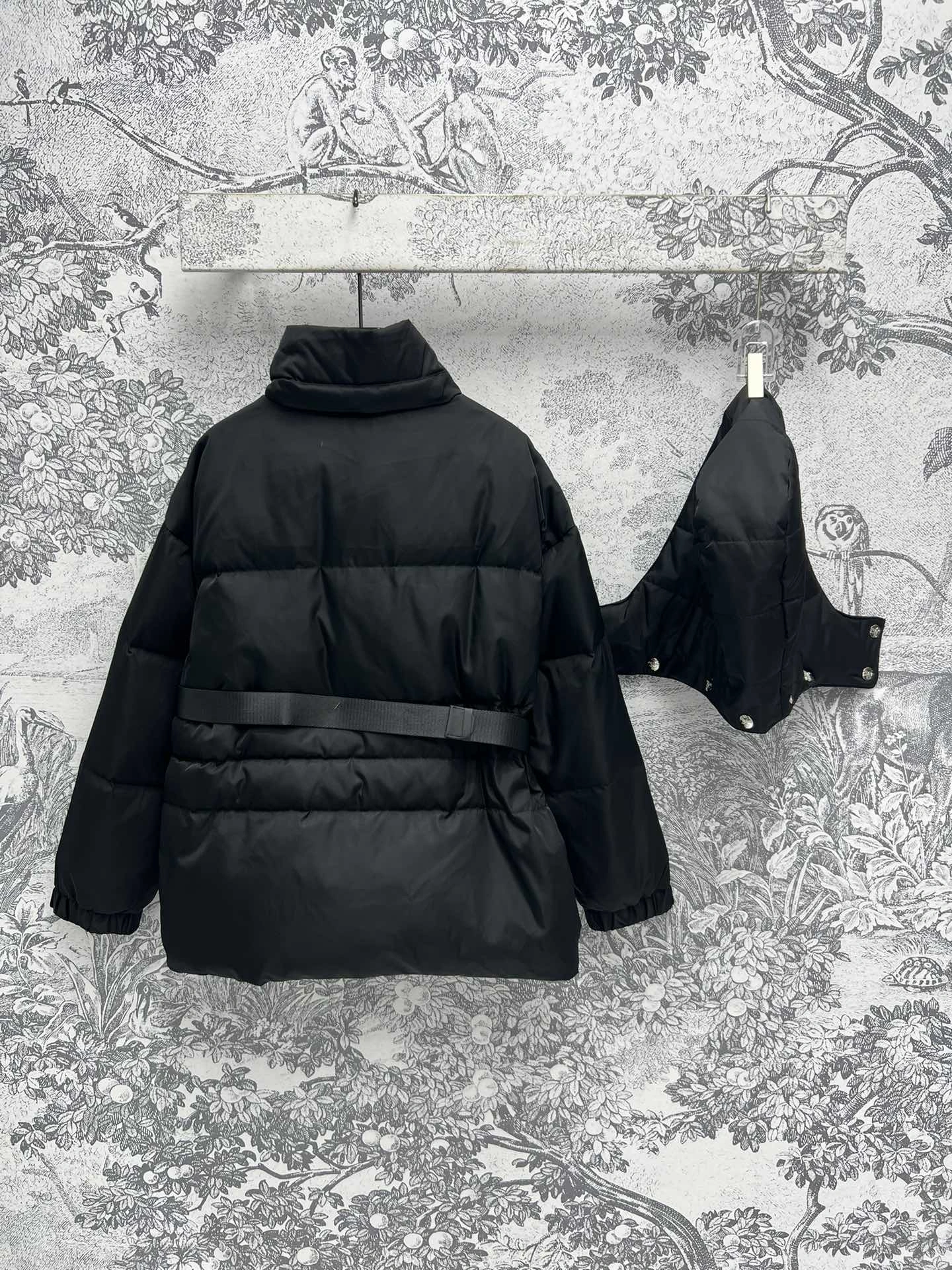 Prada Down Jackets Sophisticated 172574