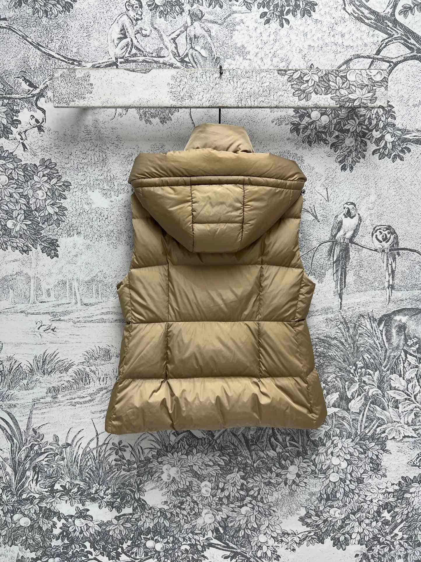Prada Down Jackets Breathable 172573