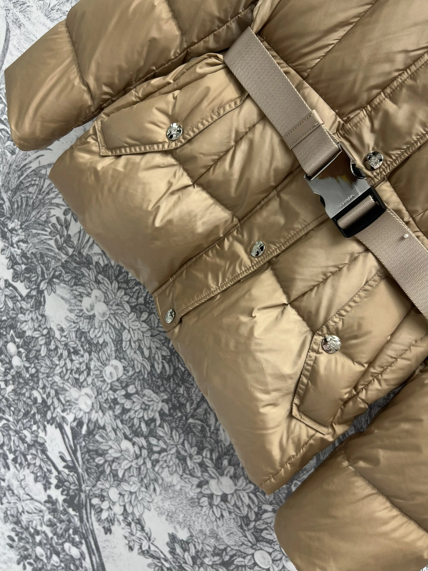 Prada Down Jackets ComfortFit 172538
