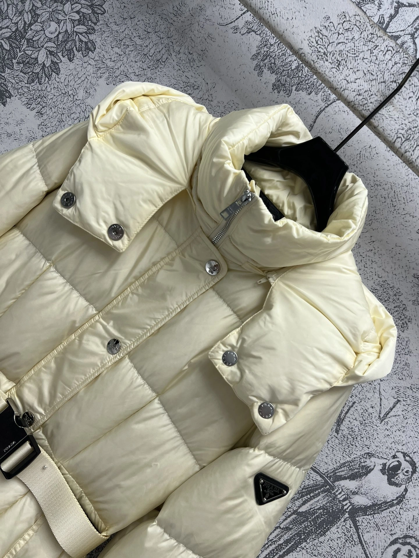 Prada Down Jackets WellDesigned 172529