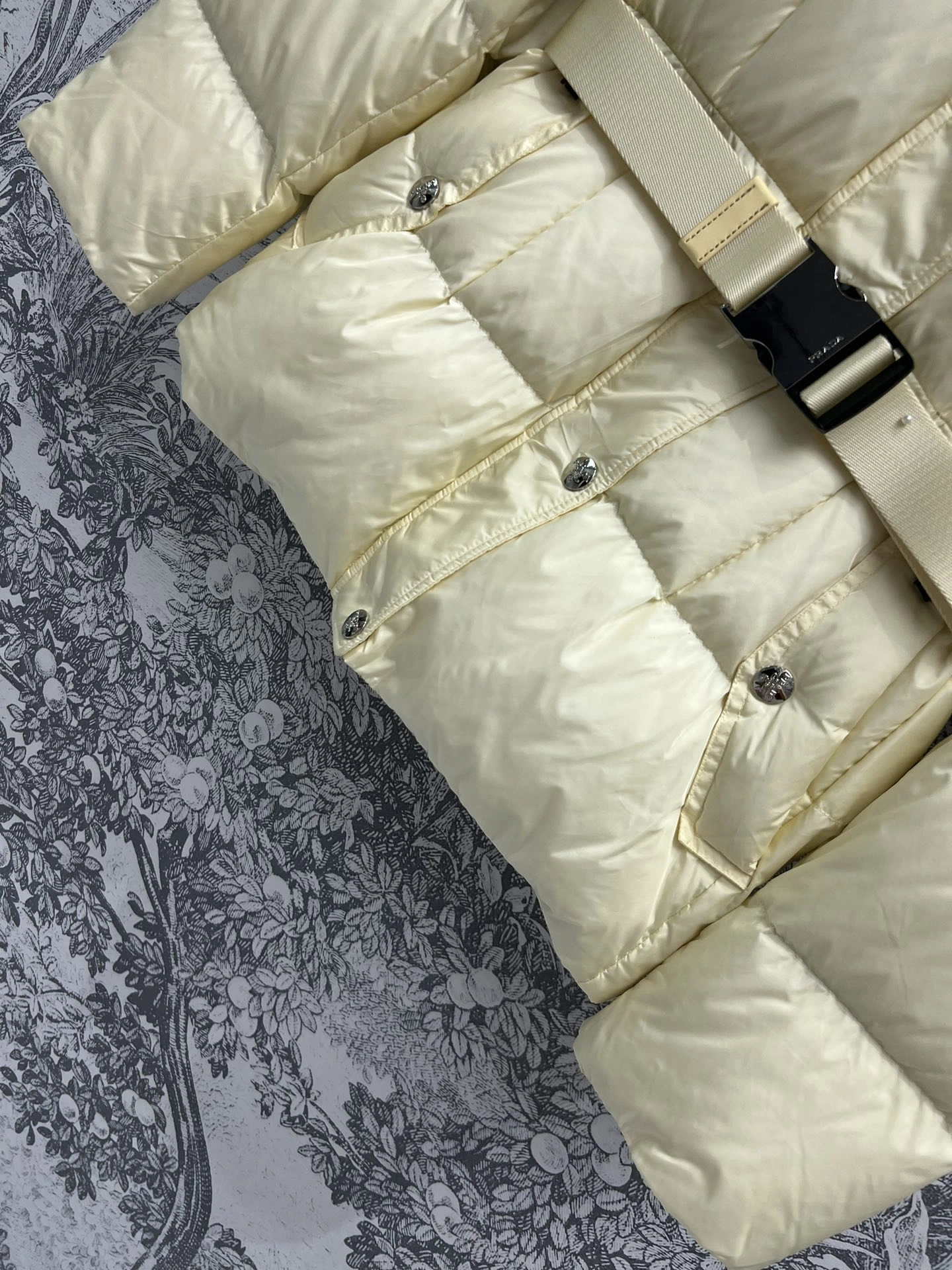 Prada Down Jackets WellDesigned 172529