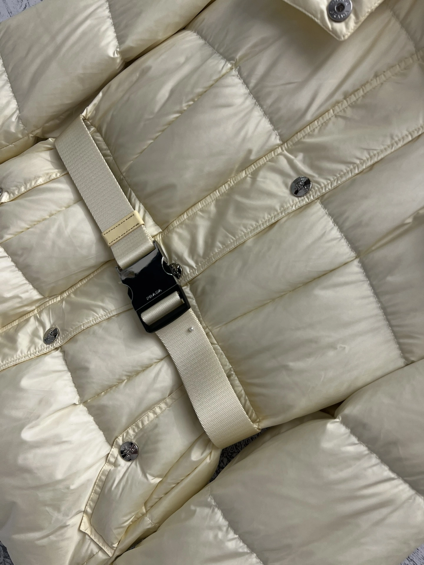 Prada Down Jackets WellDesigned 172529