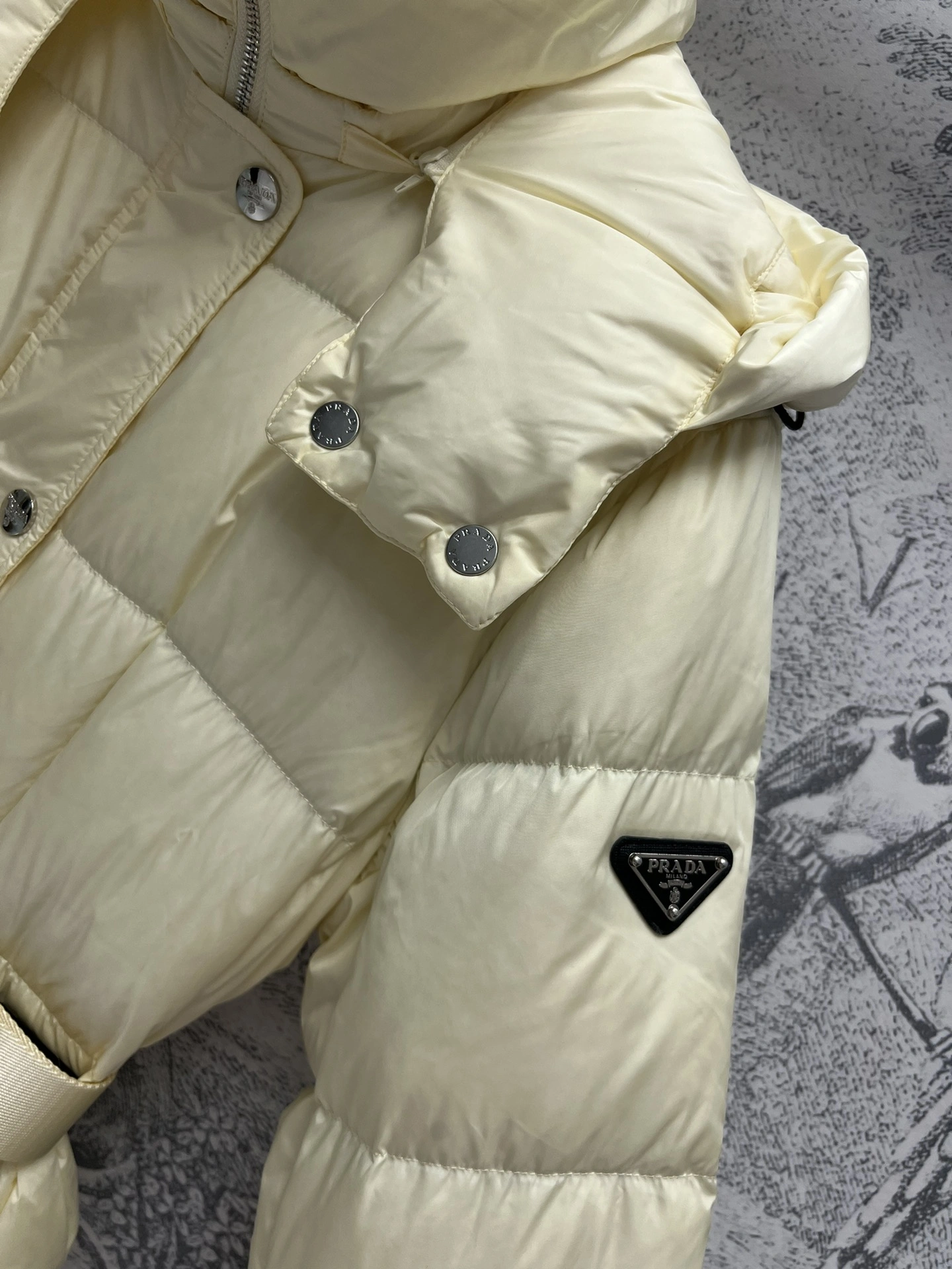 Prada Down Jackets WellDesigned 172529