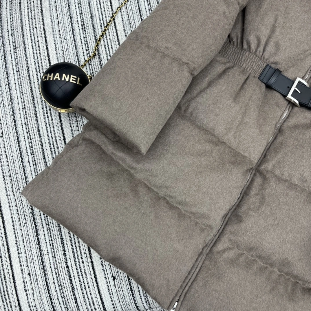 EyeCatching Prada Down Jackets 172523