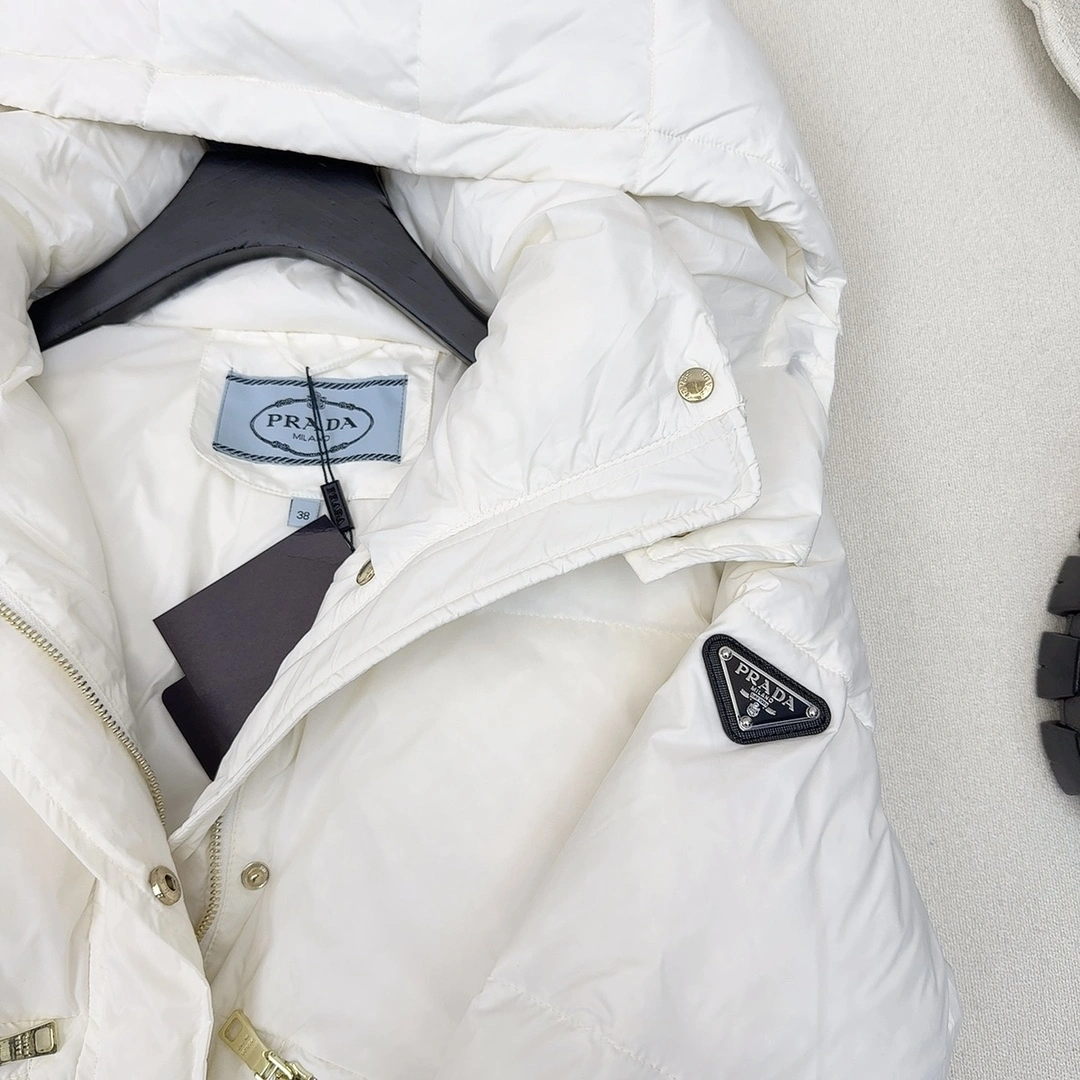 Prada Down Jackets Versatile 172510