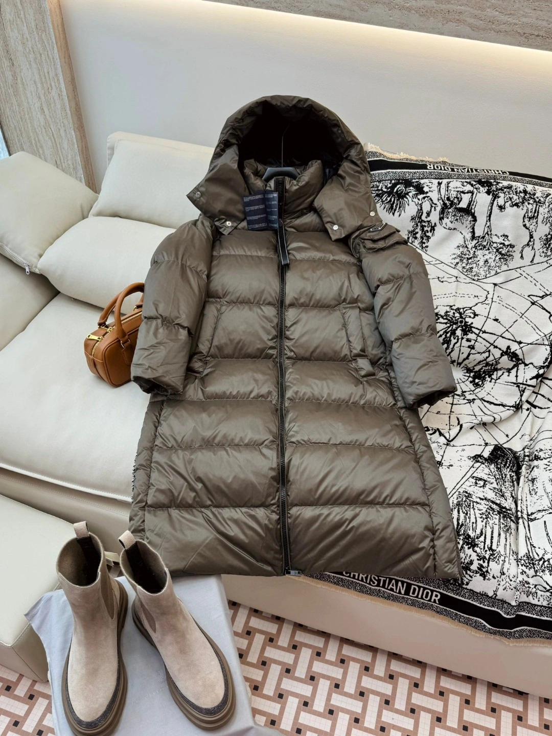 Versatile Prada Down Jackets 172541