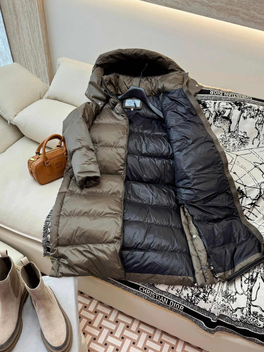 Versatile Prada Down Jackets 172541