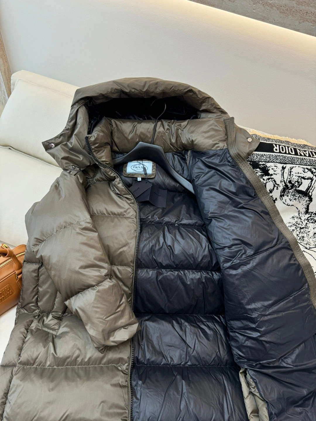 Versatile Prada Down Jackets 172541