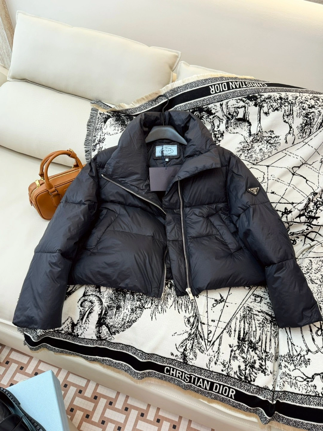 Prada Down Jackets Original 172578