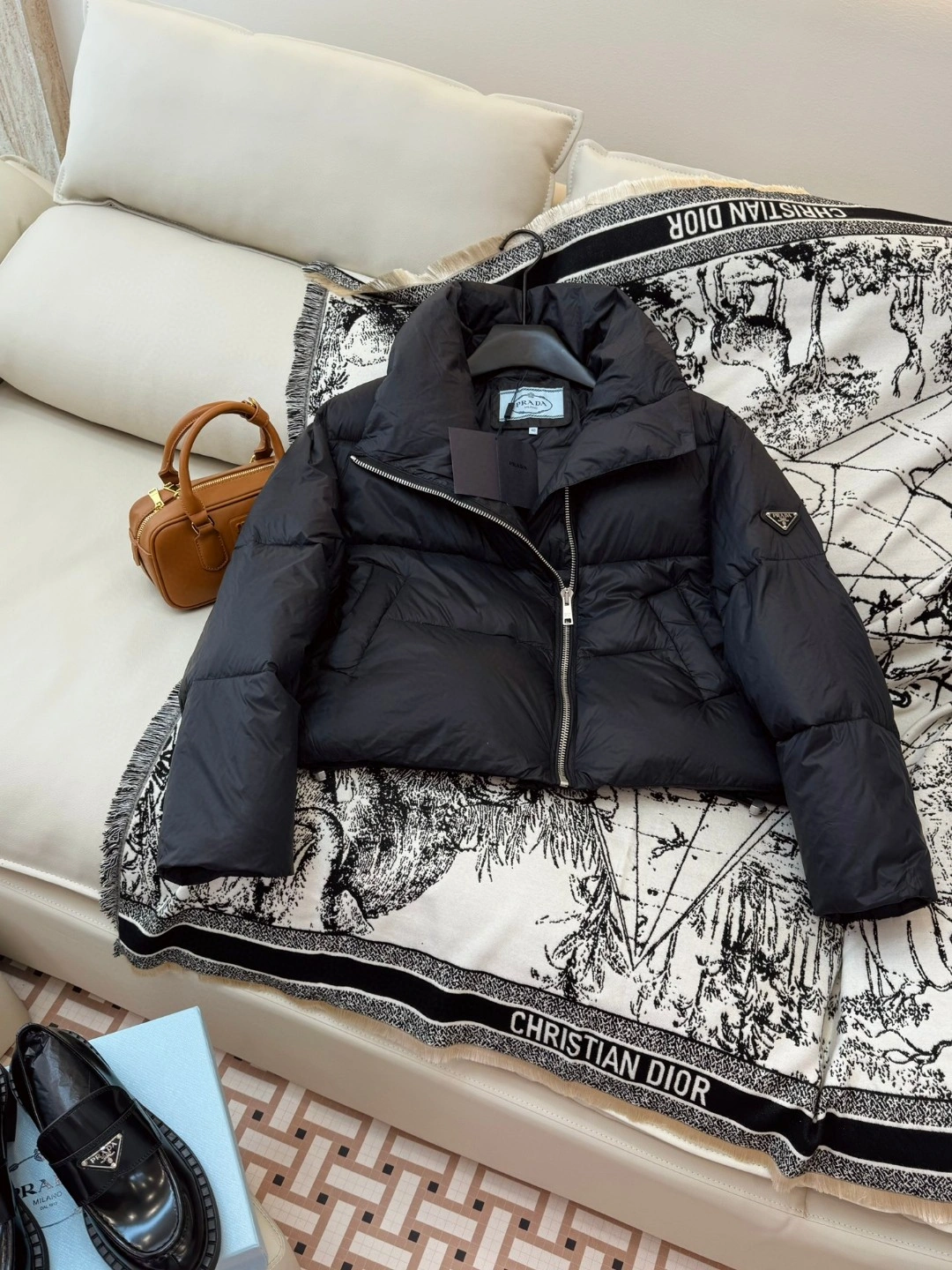 Prada Down Jackets Original 172578