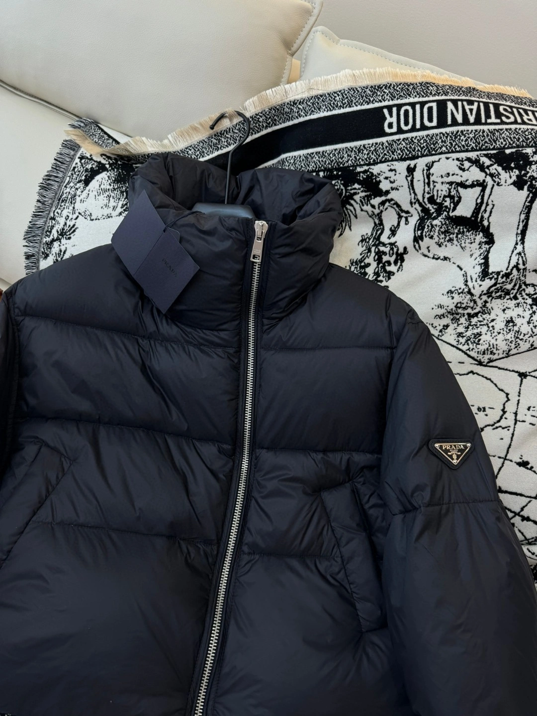Prada Down Jackets Original 172578
