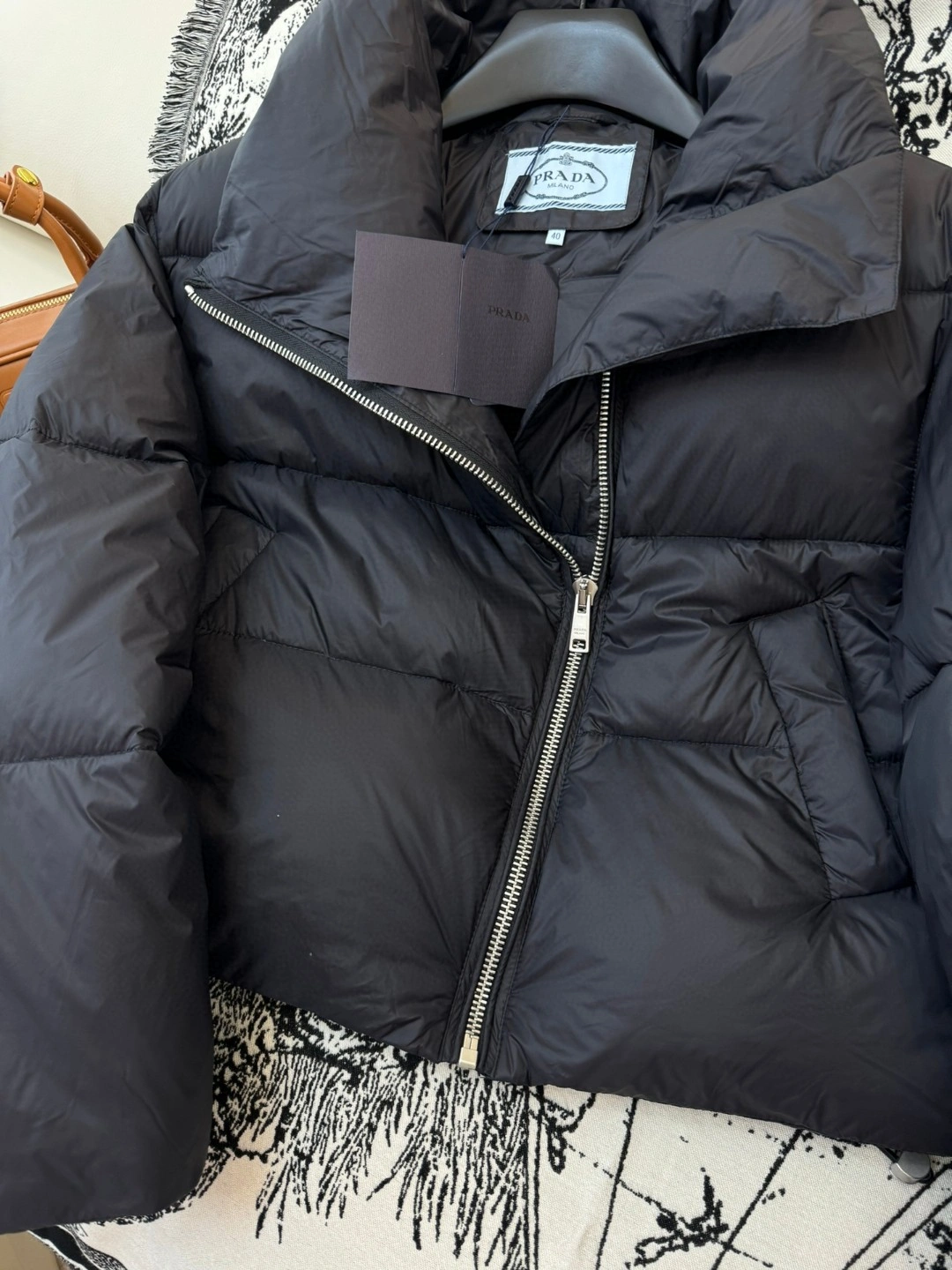 Prada Down Jackets Original 172578