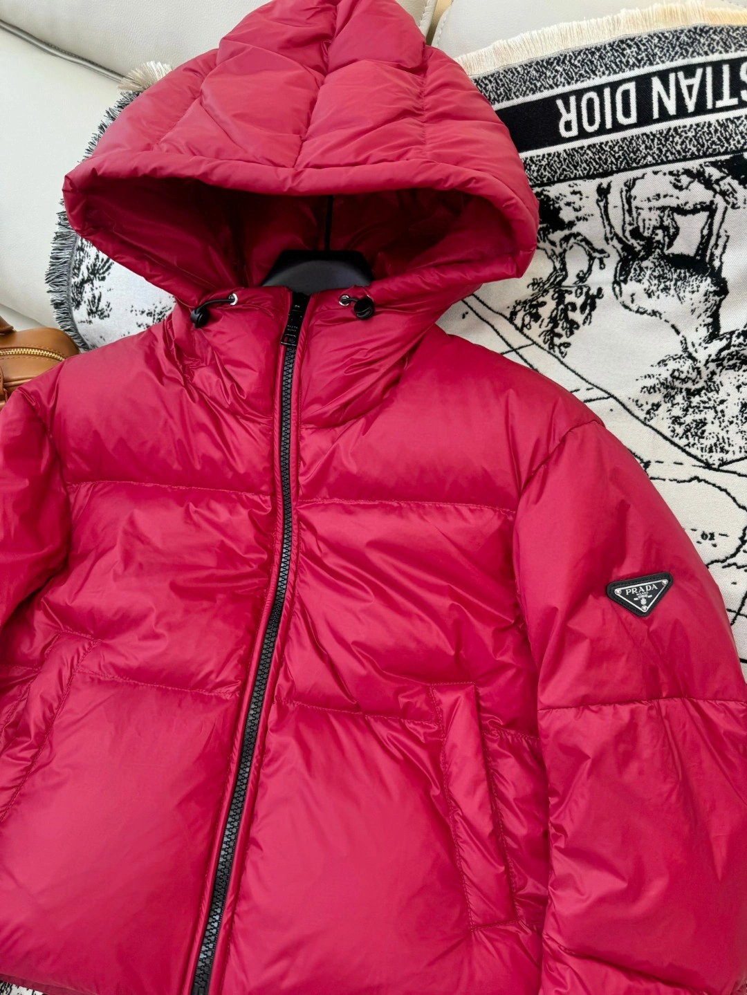 Prada Down Jackets Modern 172514