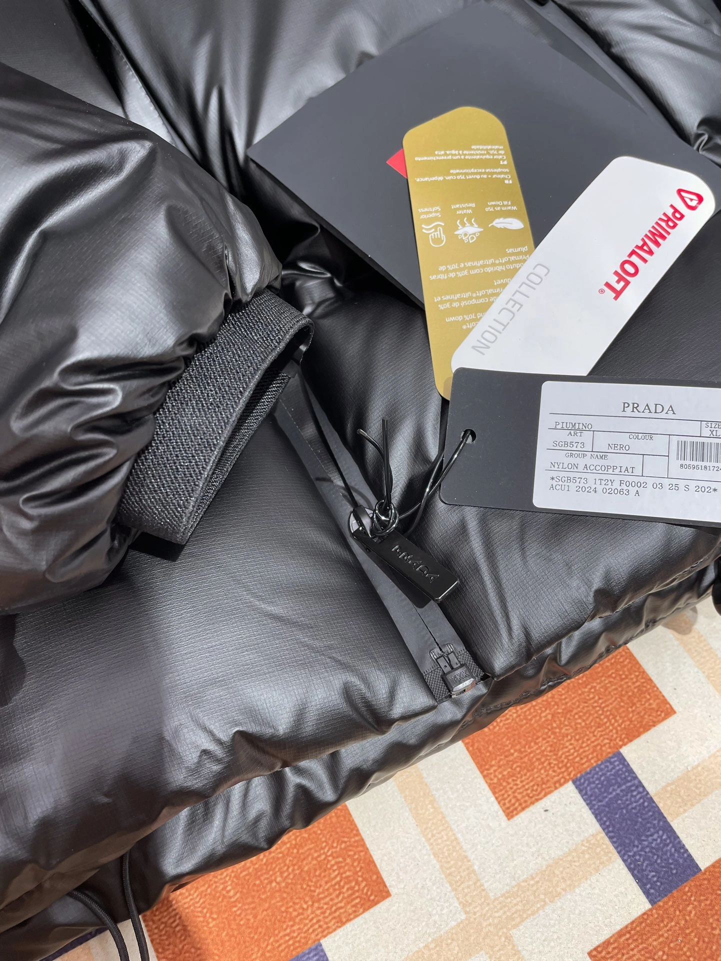 Functional Prada Down Jackets 172537