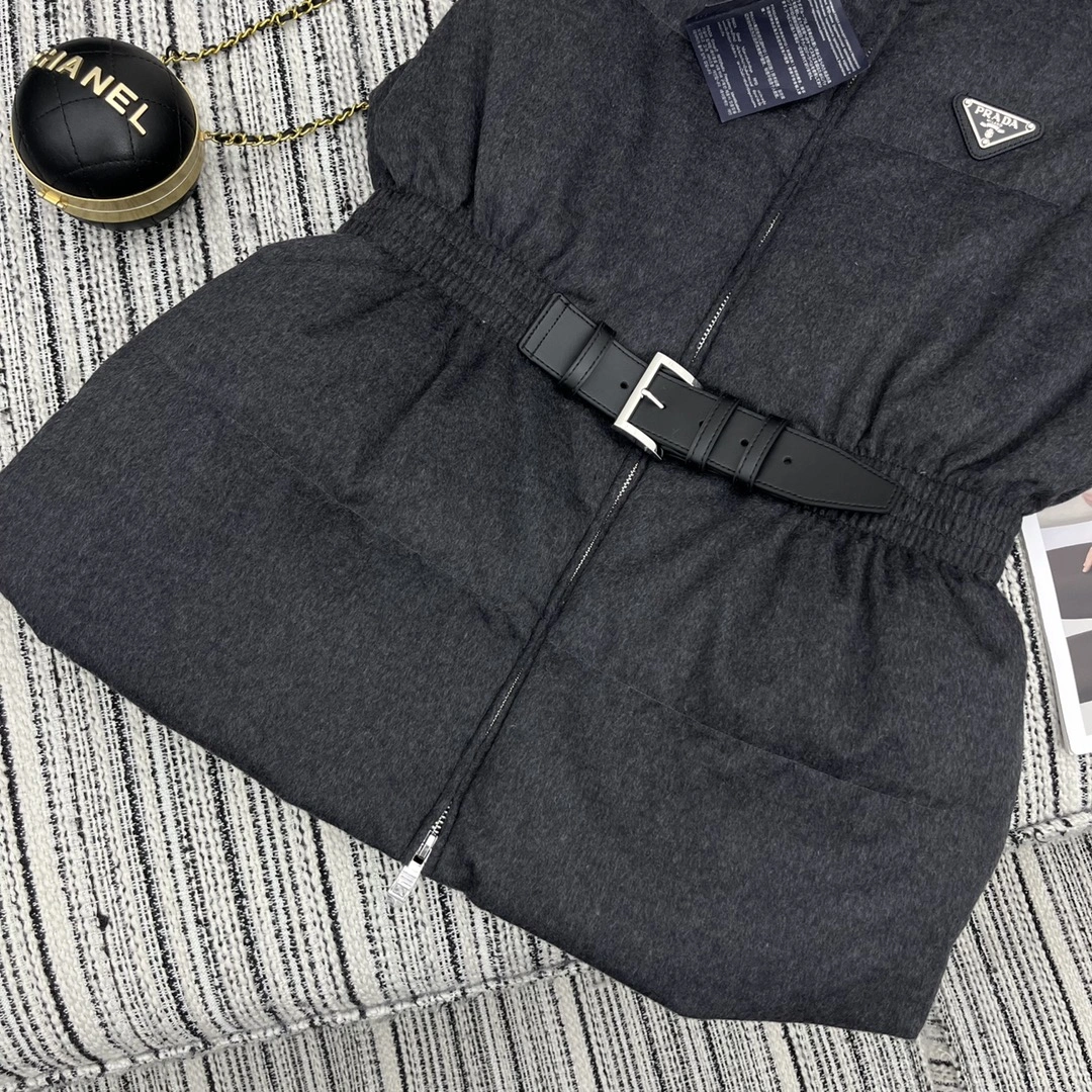 Prada Down Jackets Unique 172441