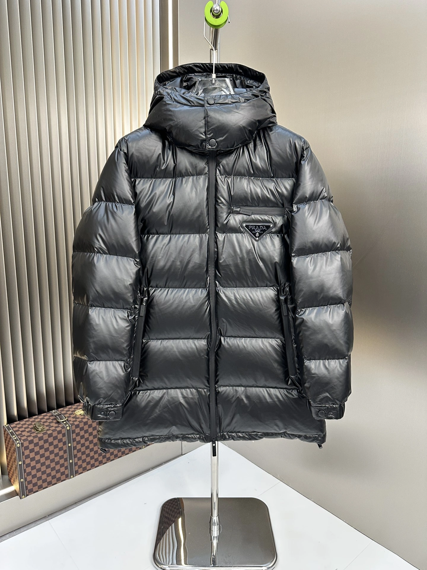 Prada Down Jackets Neat 172425