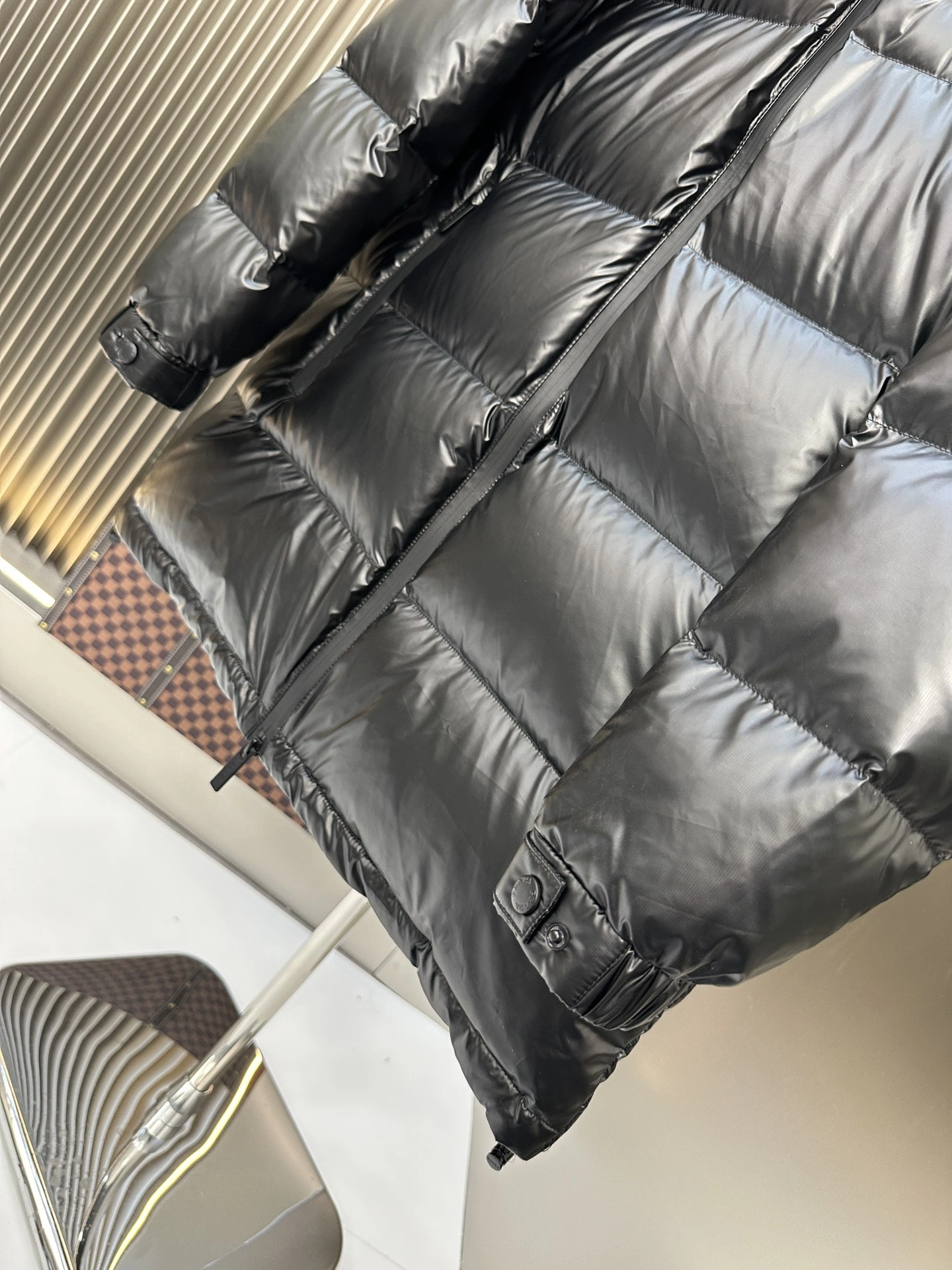Prada Down Jackets Neat 172425