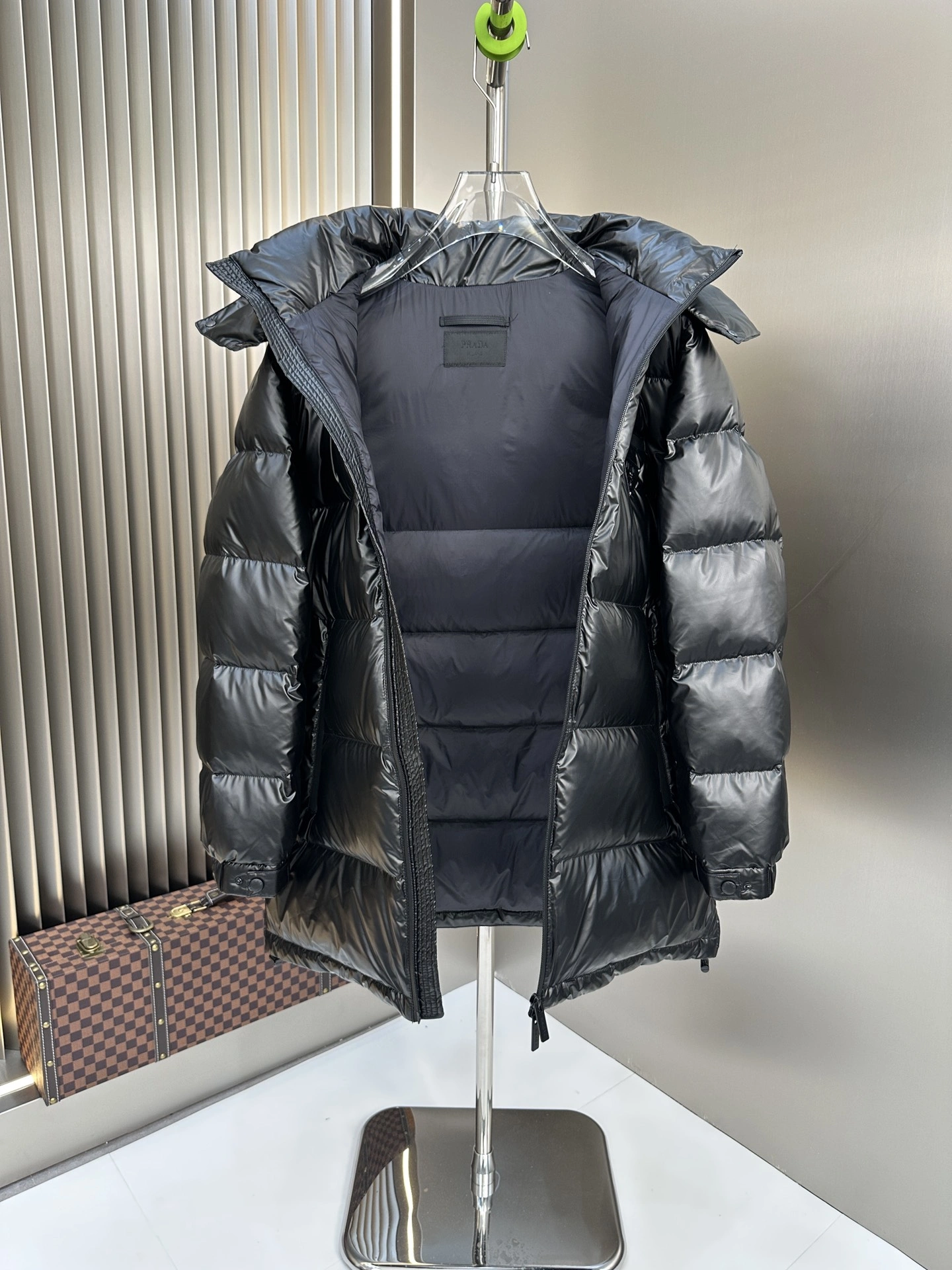 Prada Down Jackets Neat 172425