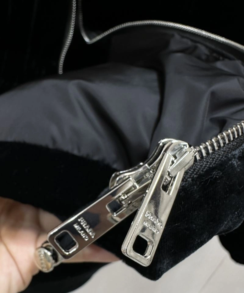 Prada Down Jackets Sleek 172253