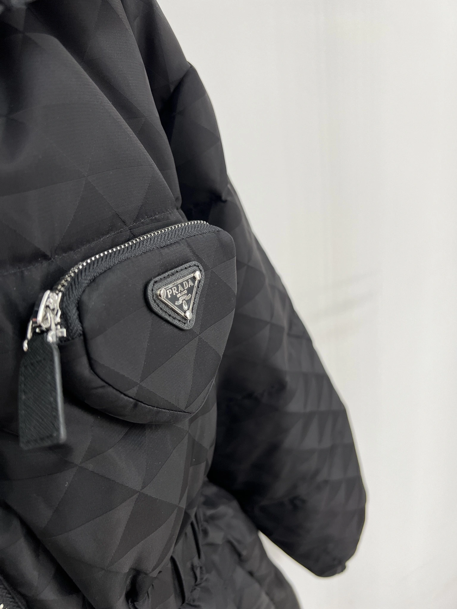 ModernLook Prada Down Jackets 172447