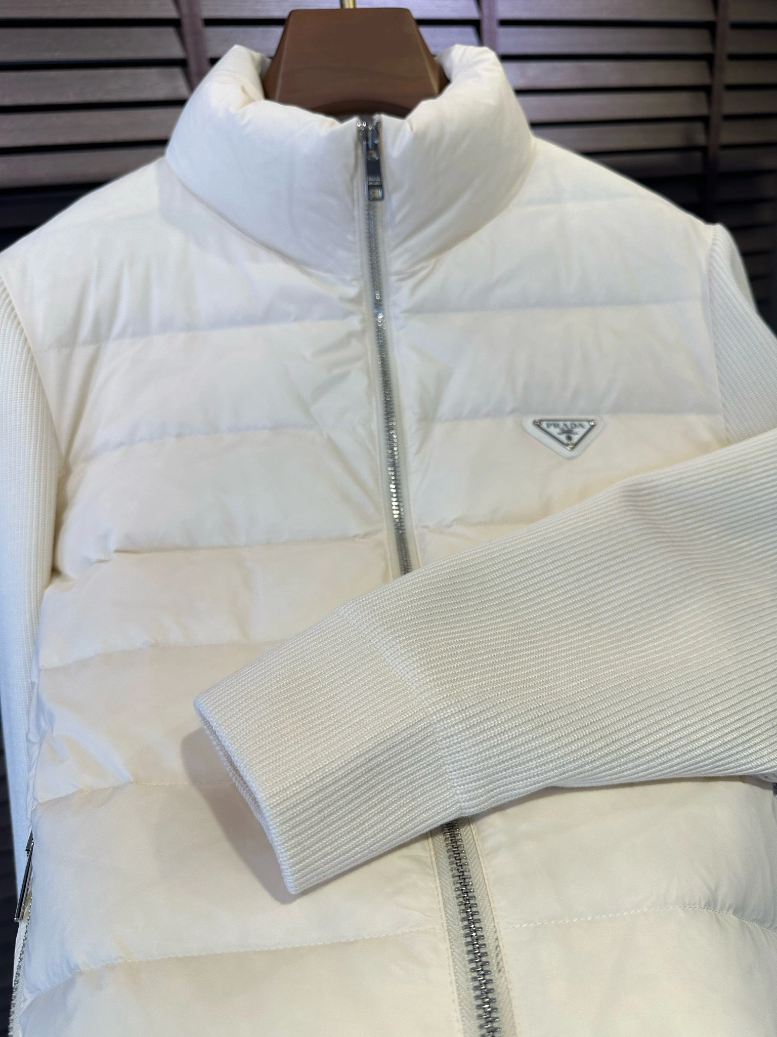 Prada Down Jackets Youthful 172406