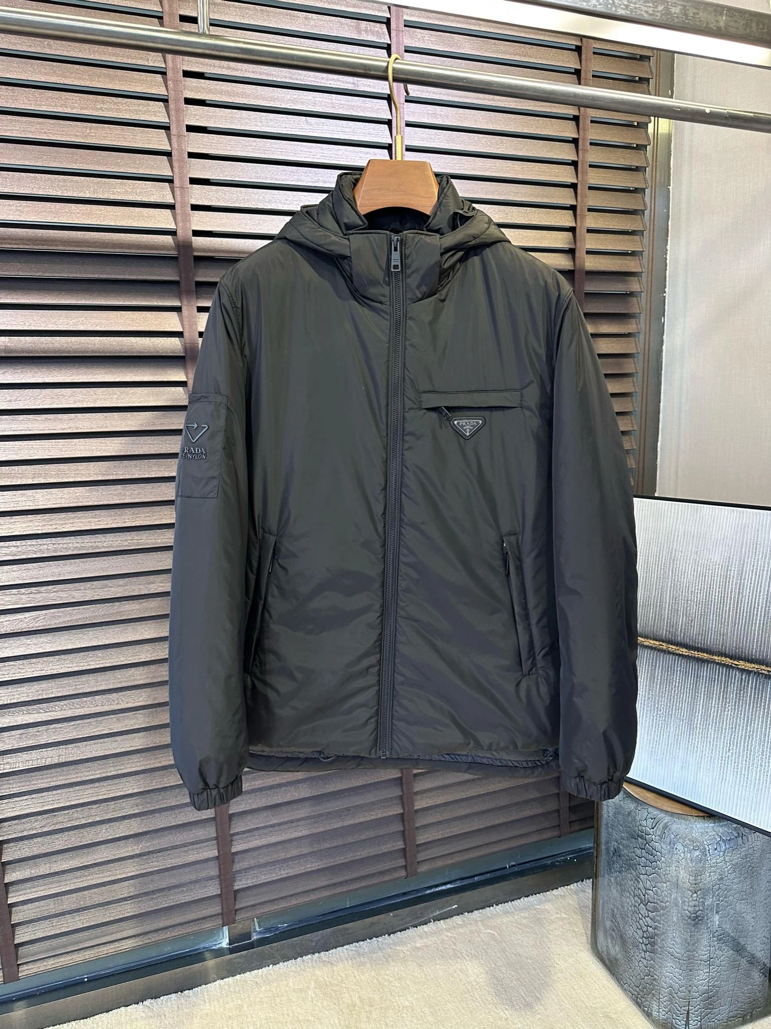 Prada Down Jackets Comfortable 172401