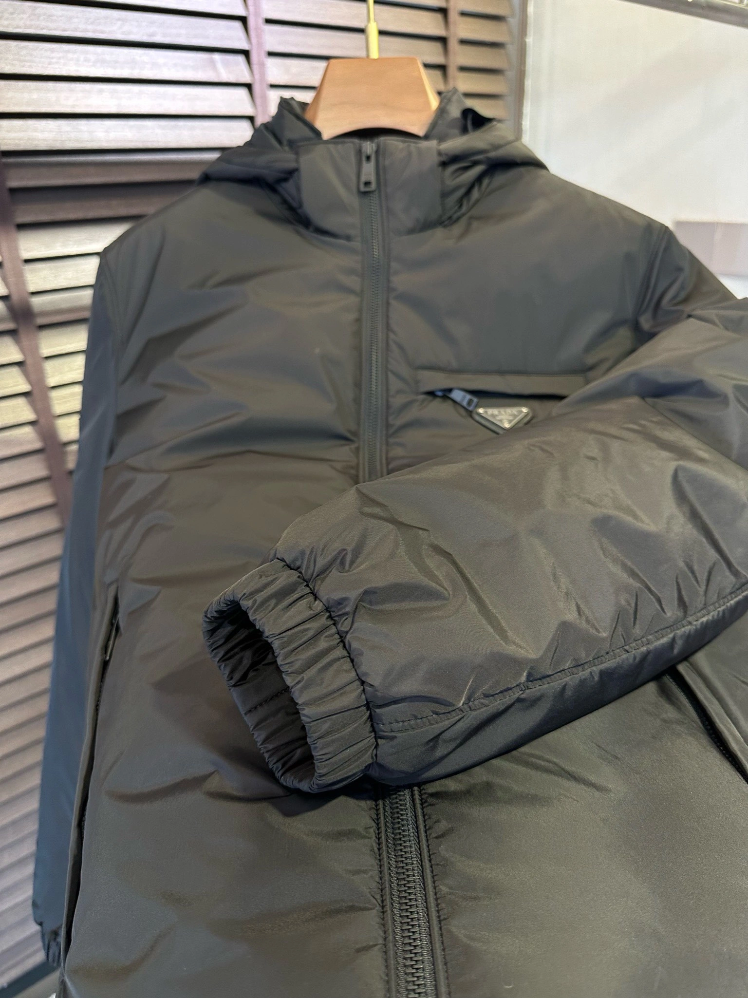 Prada Down Jackets Comfortable 172401