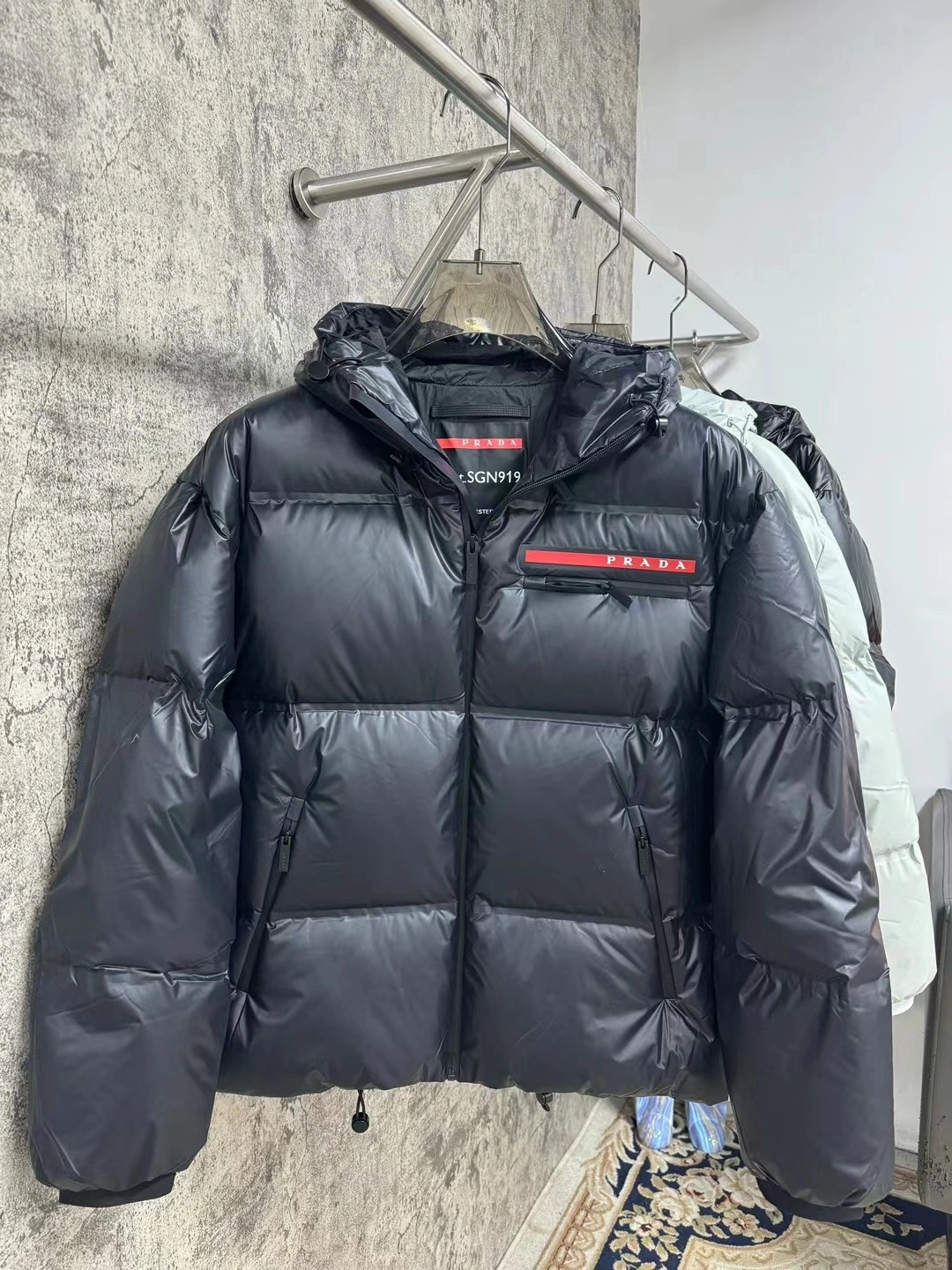 Trendsetting Prada Down Jackets 172507