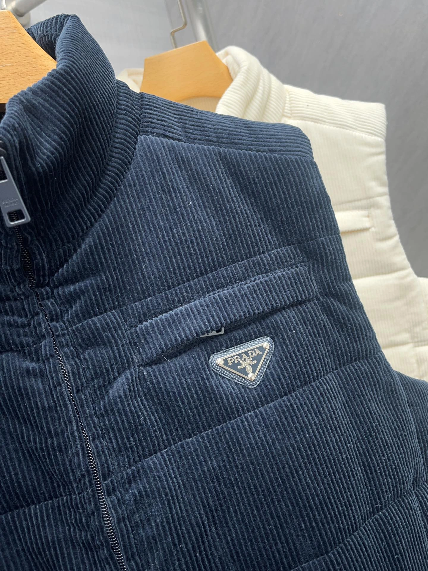 MoistureWicking Prada Down Jackets 172410