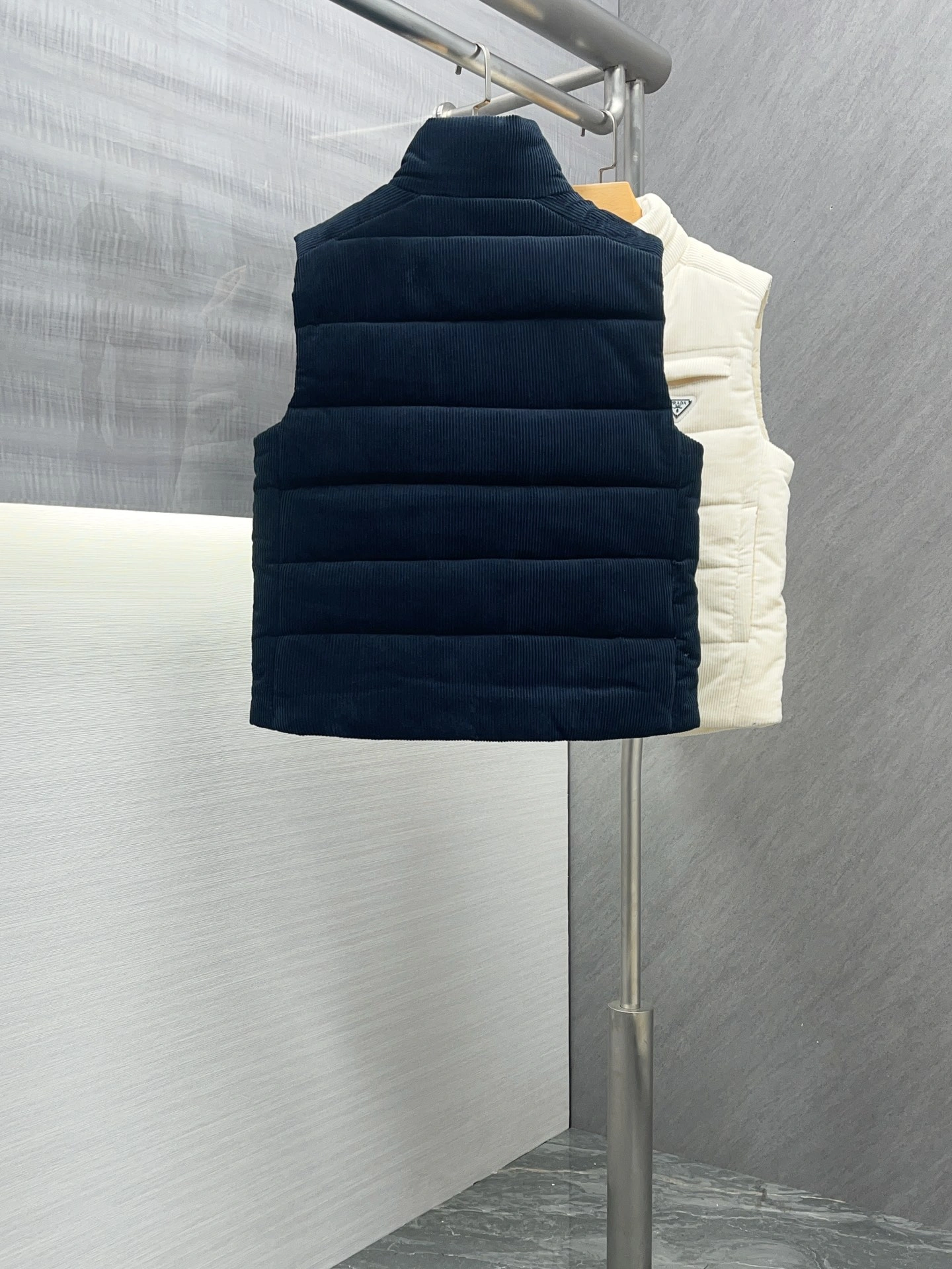MoistureWicking Prada Down Jackets 172410