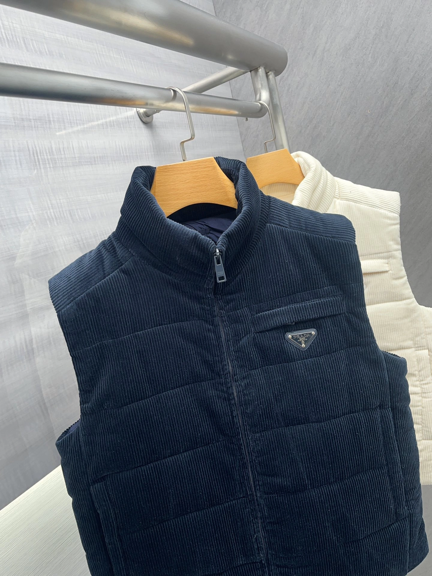MoistureWicking Prada Down Jackets 172410