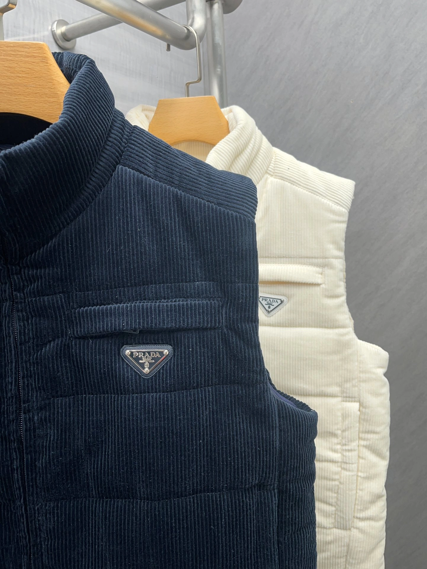 MoistureWicking Prada Down Jackets 172410