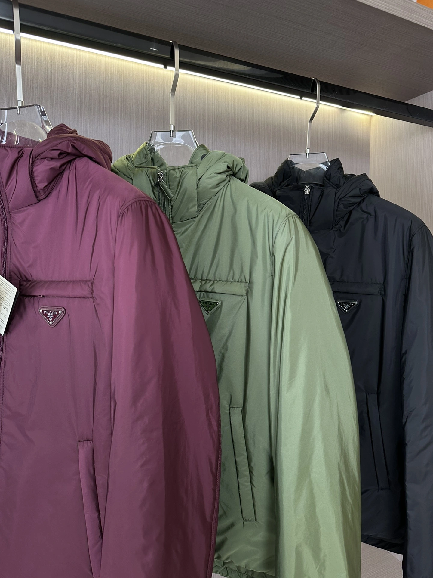 Prada Down Jackets Elegant 172397