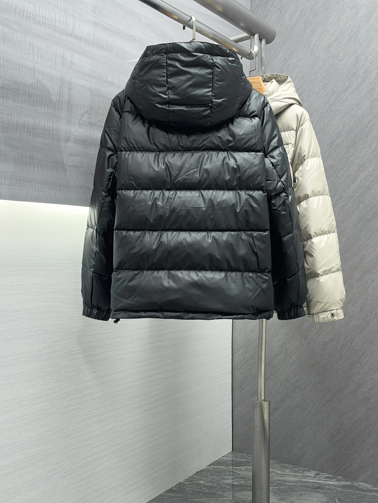 Prada Down Jackets Sporty 172424