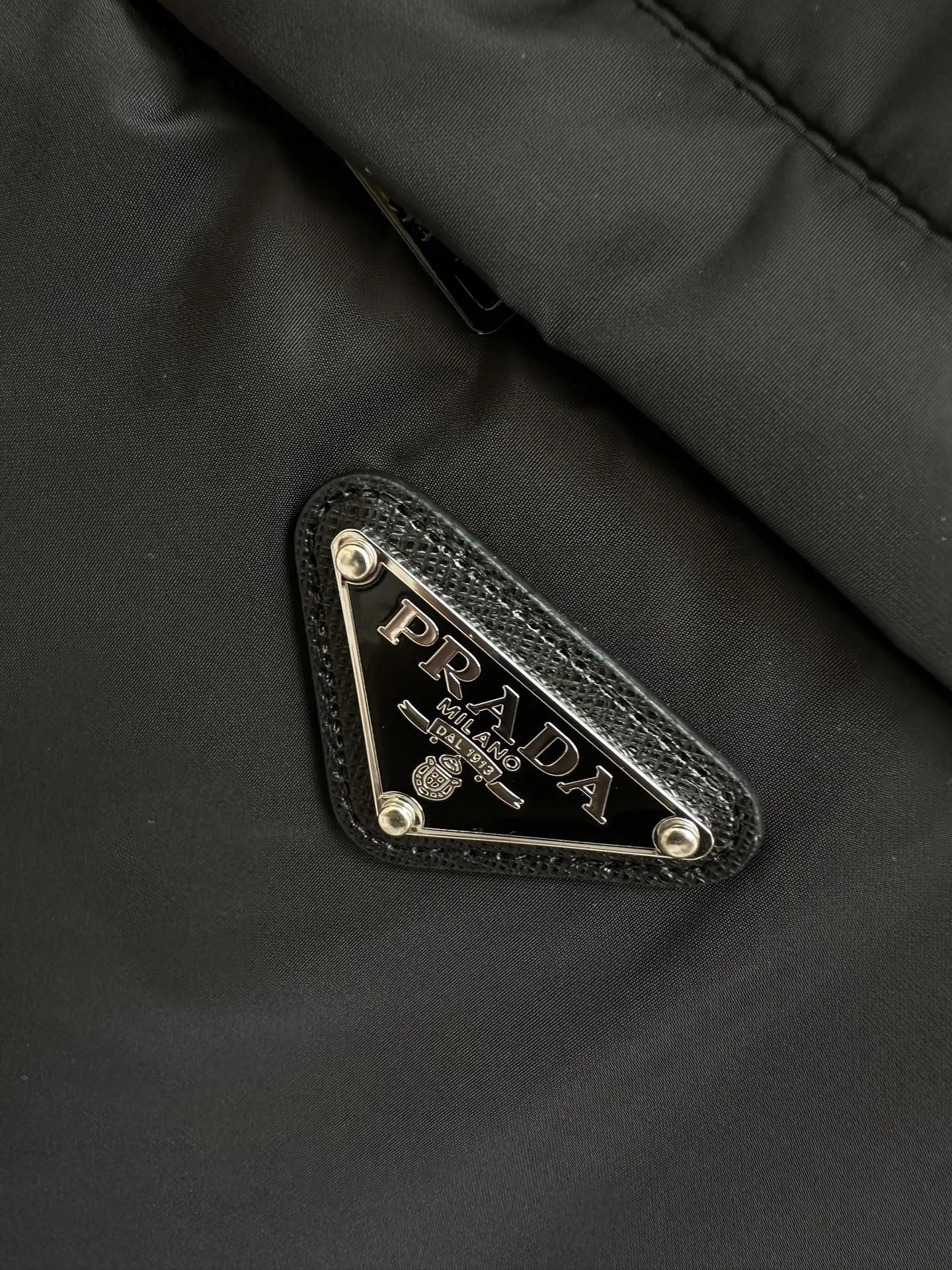 Prada Down Jackets Breathable 172365