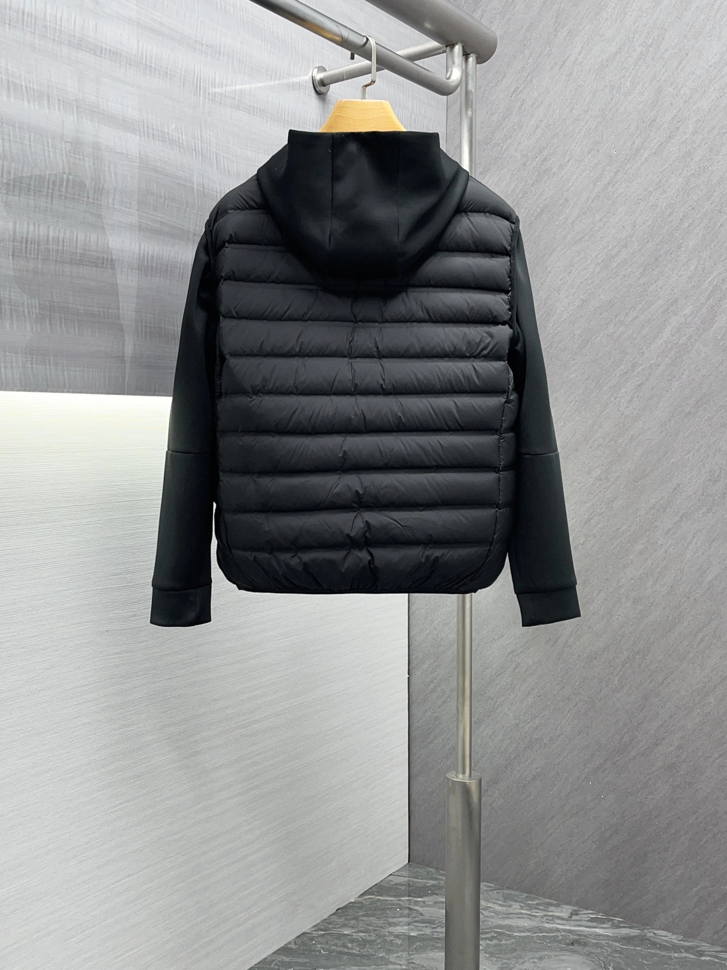 Functional Prada Down Jackets 172376