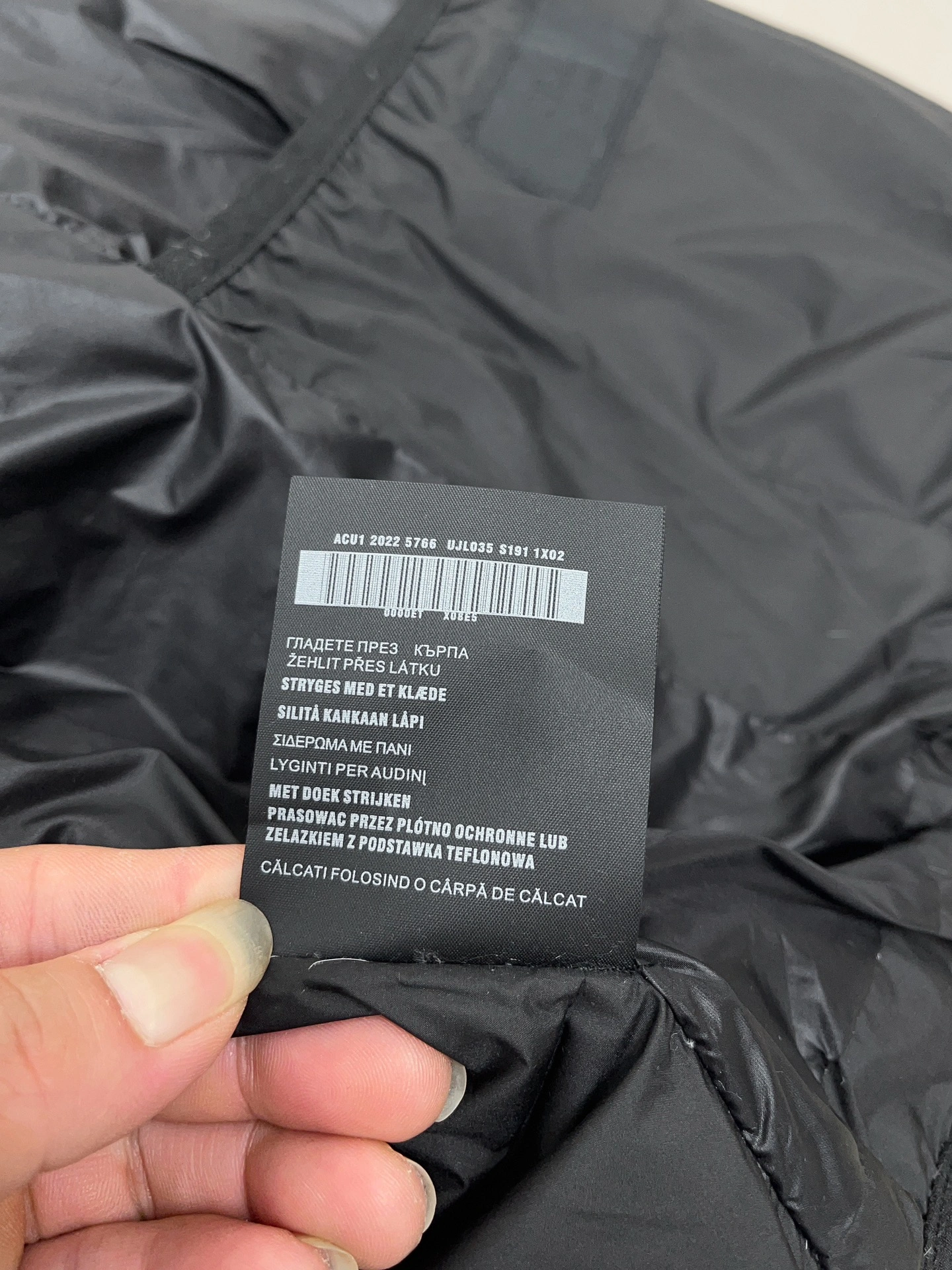 Functional Prada Down Jackets 172376