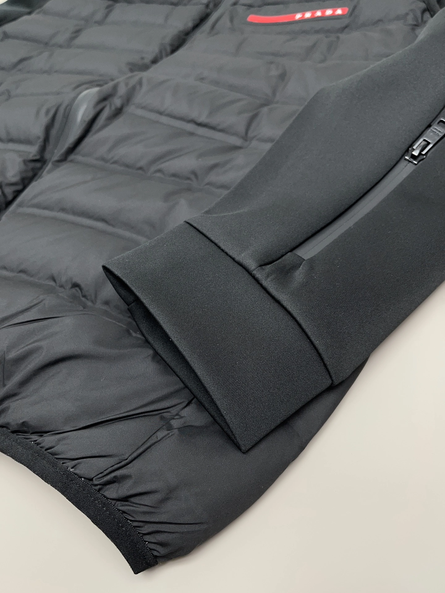 Functional Prada Down Jackets 172376