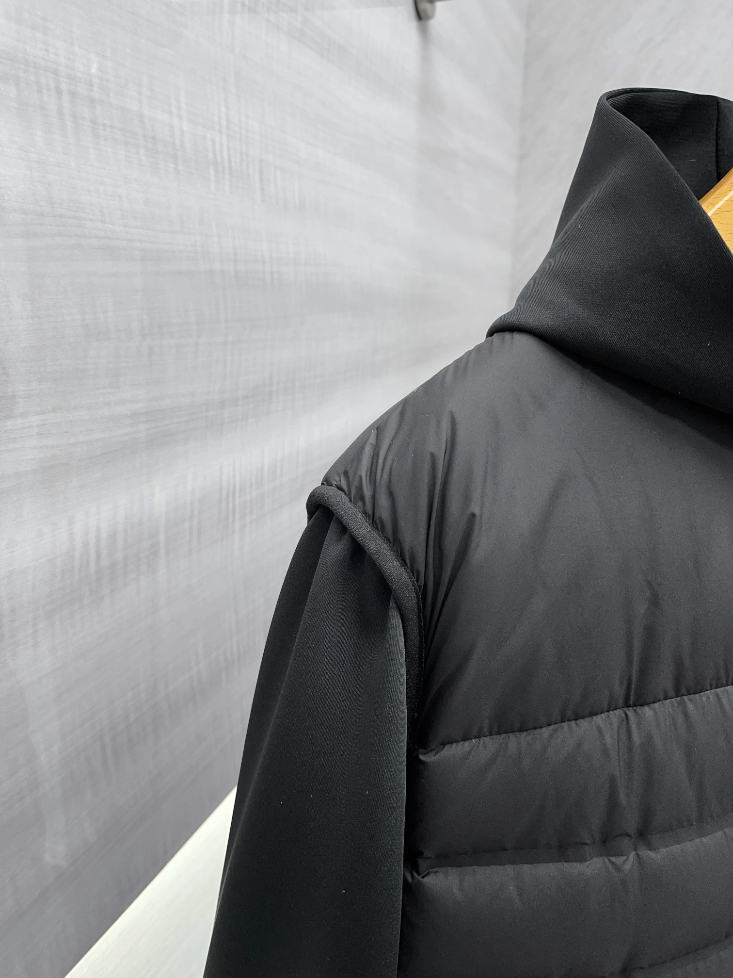 Functional Prada Down Jackets 172376