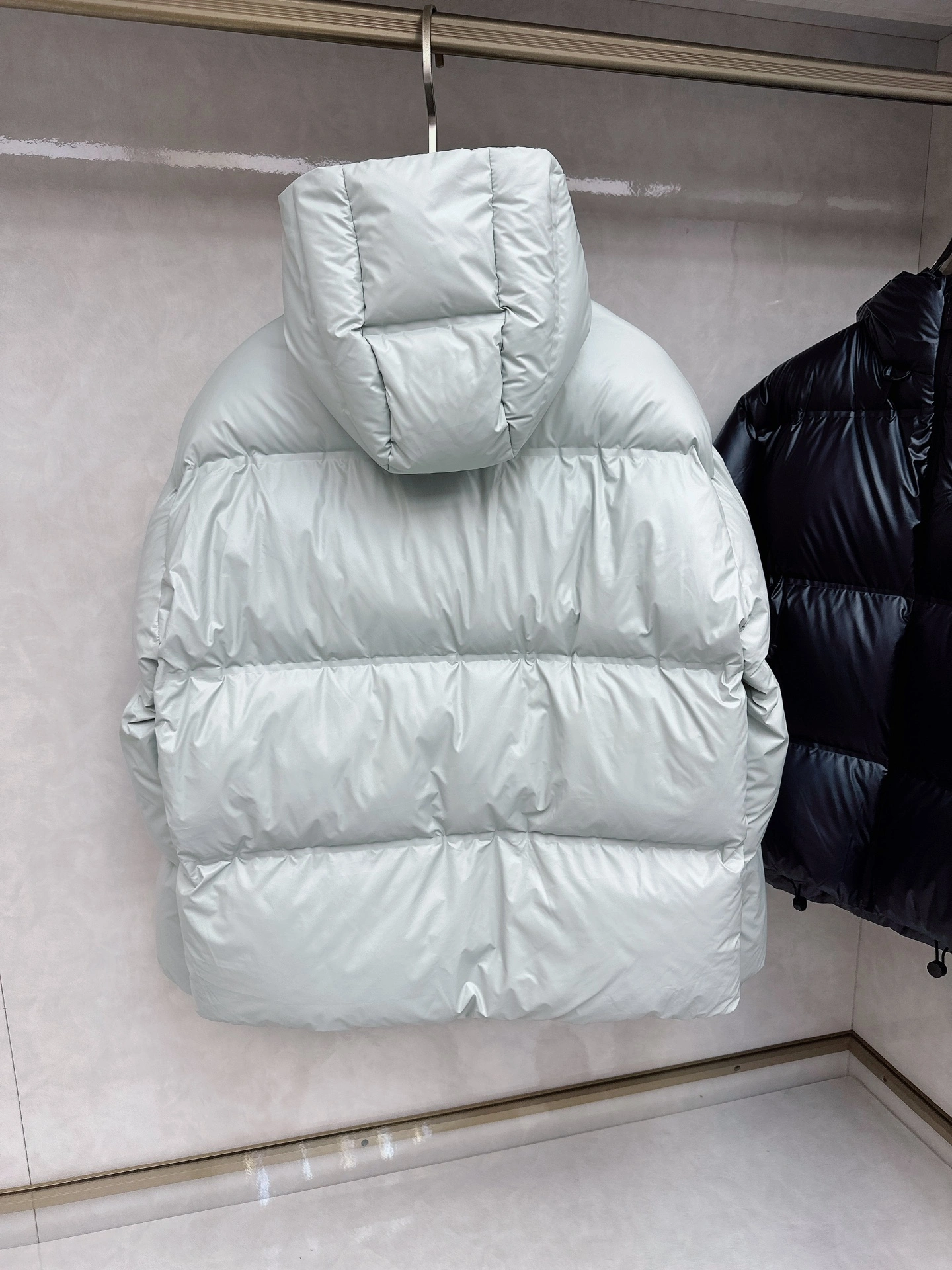 Prada Down Jackets Durable 172382