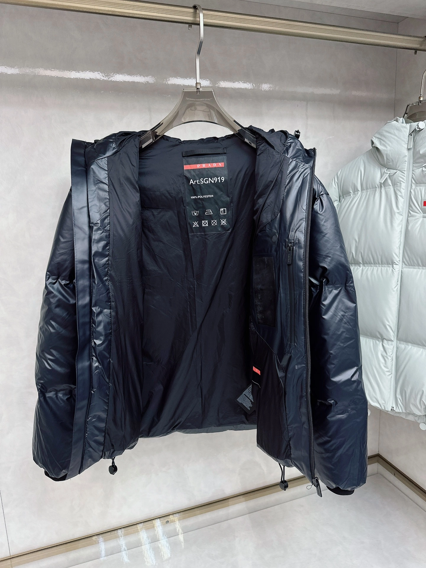 ZipUp Prada Down Jackets 172347