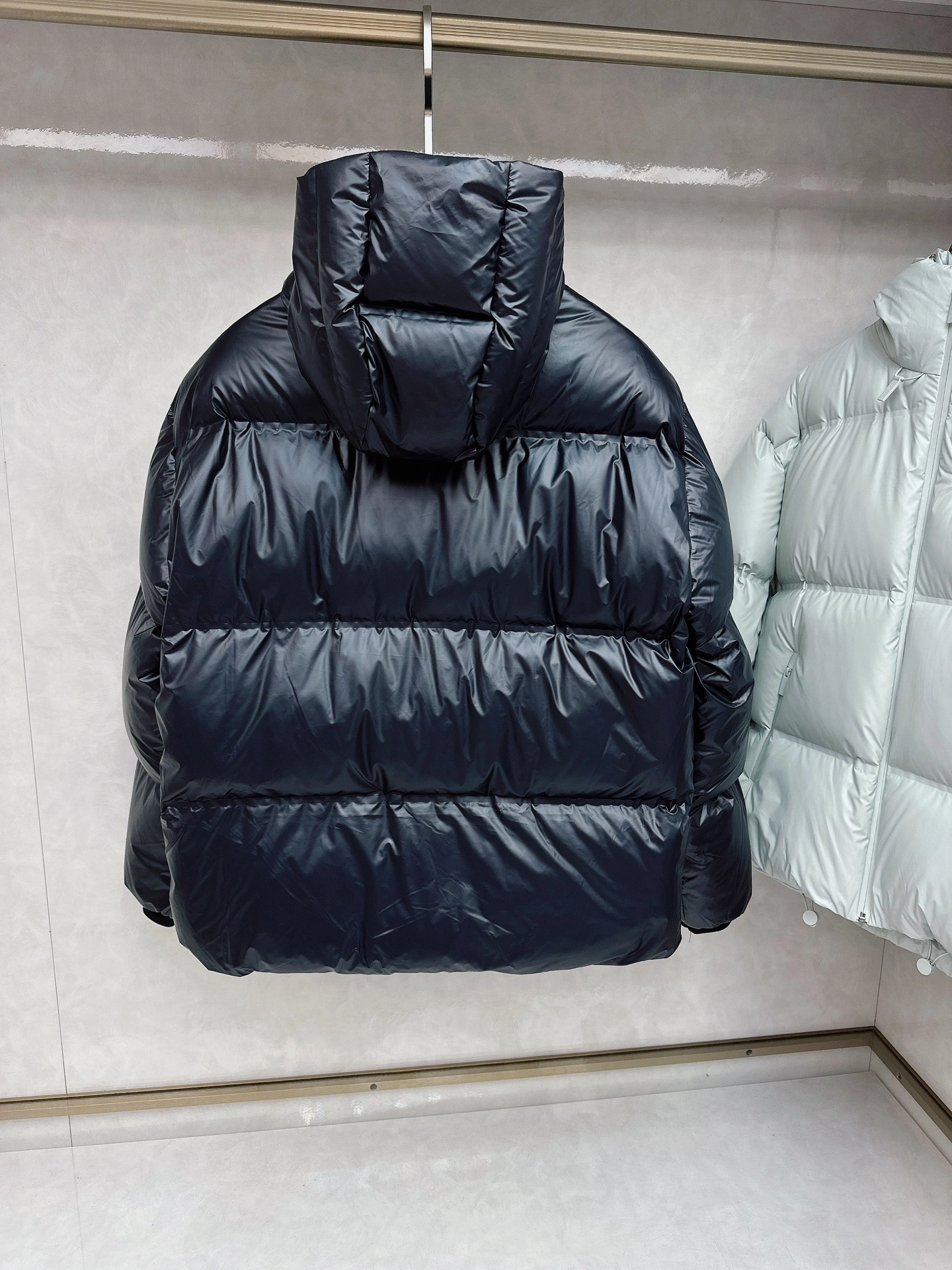 ZipUp Prada Down Jackets 172347