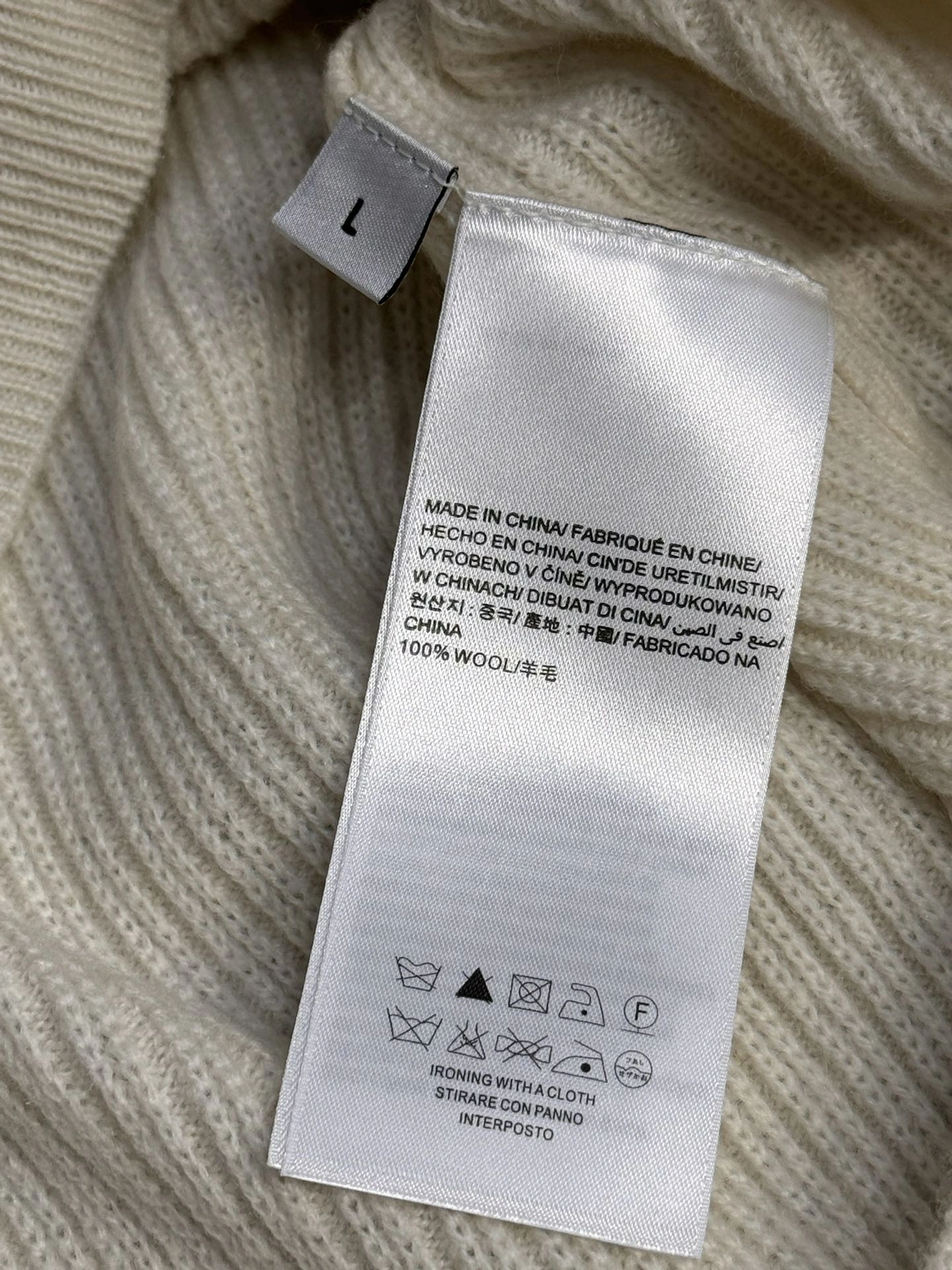 Prada Down Jackets Breathable 172338