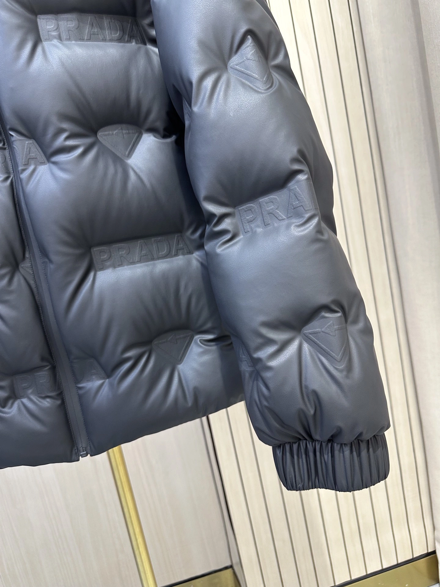 Prada Down Jackets EasyMatch 172334