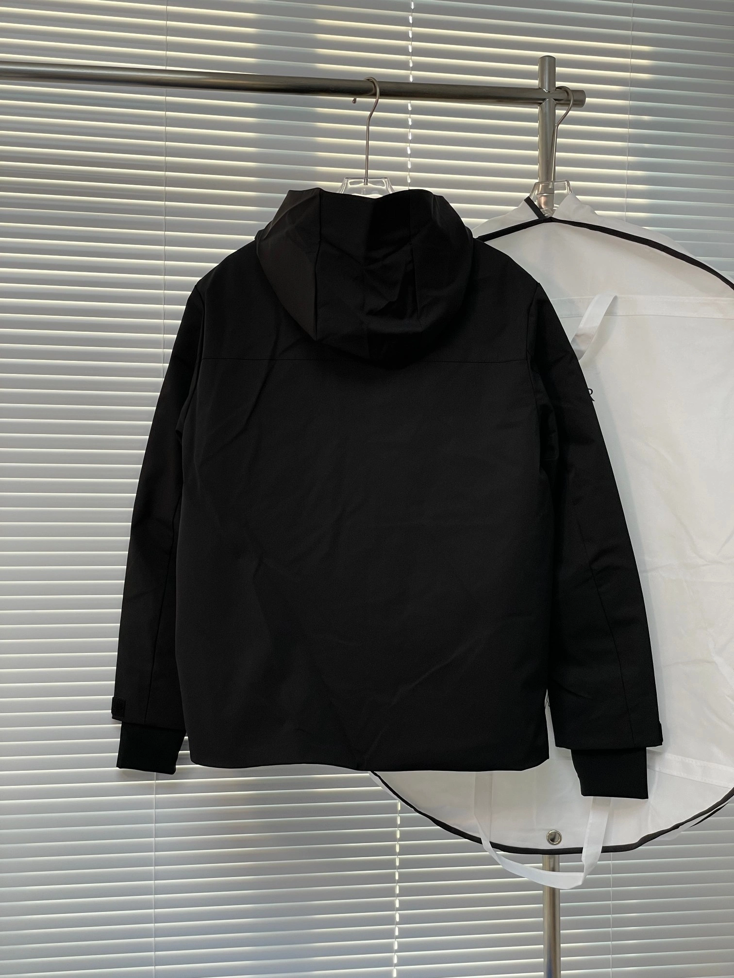 Prada Down Jackets ModernLook 172314