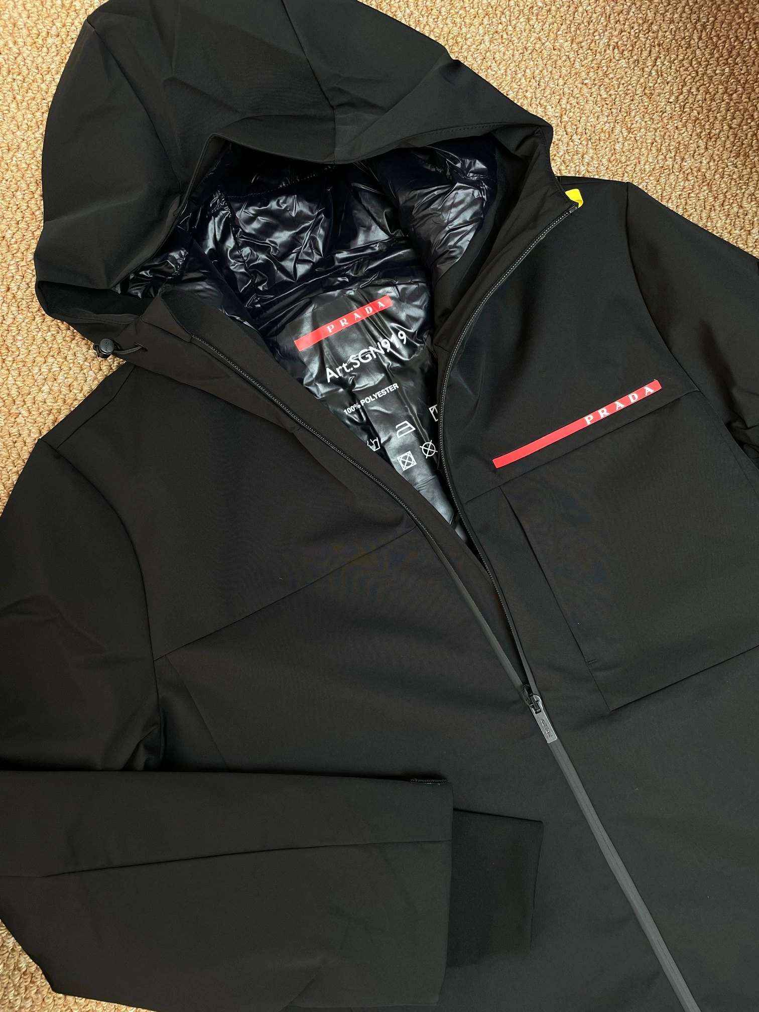 Prada Down Jackets ModernLook 172314