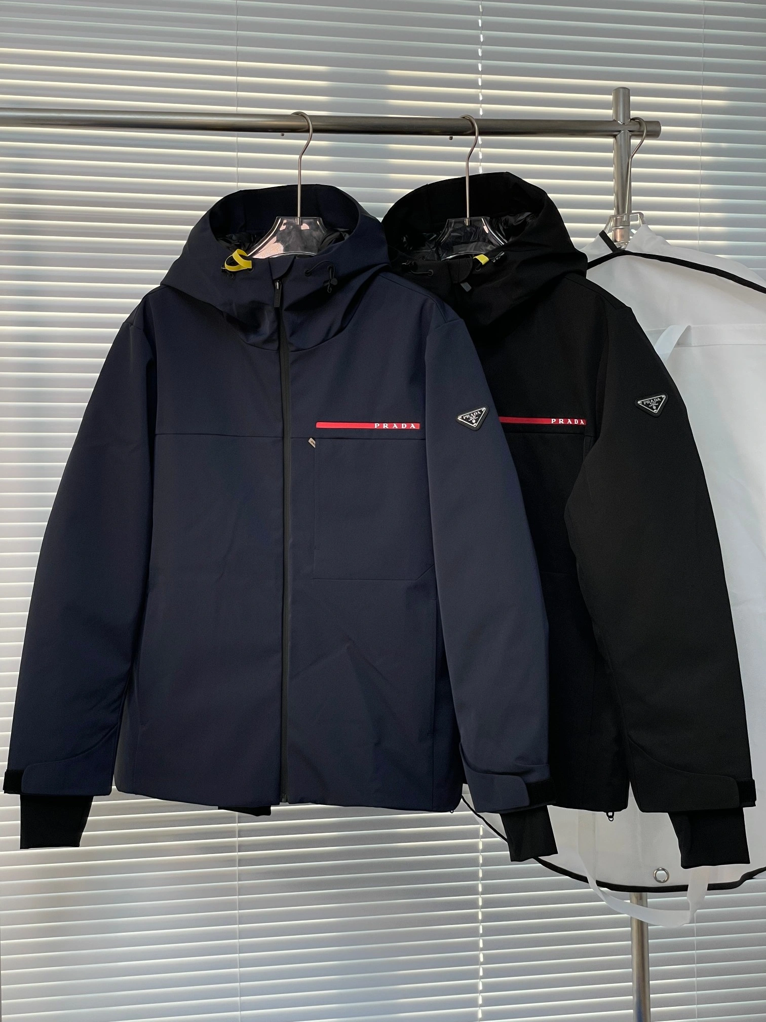 Prada Down Jackets ModernLook 172314