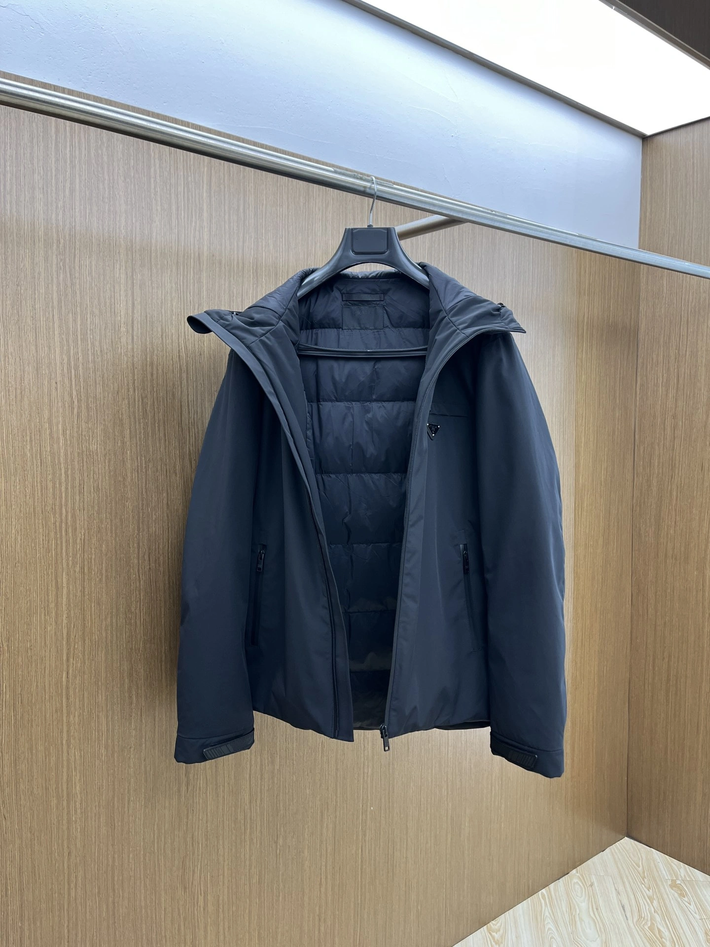 Prada Down Jackets Premium 172307