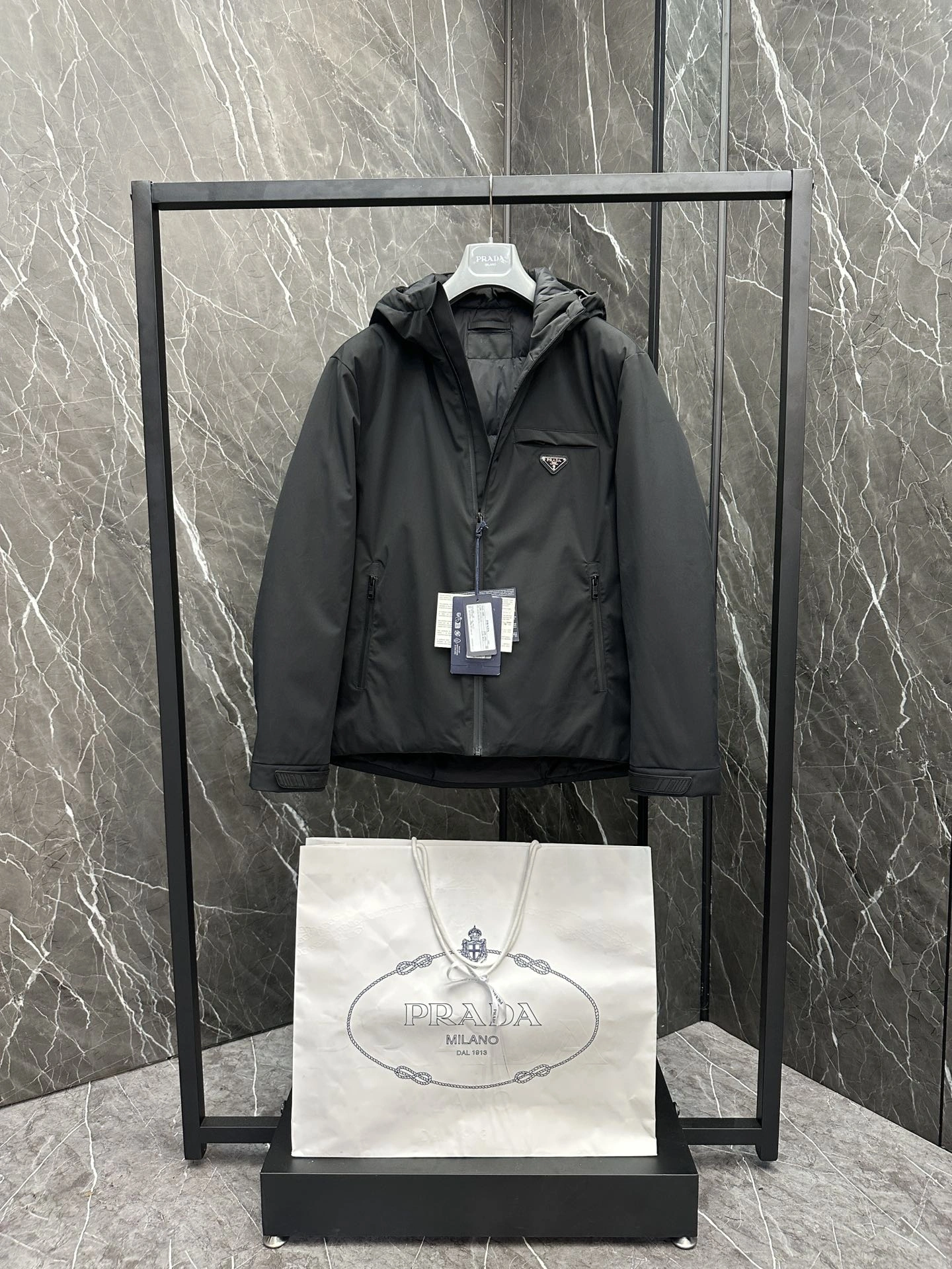 Prada Down Jackets Versatile 172306