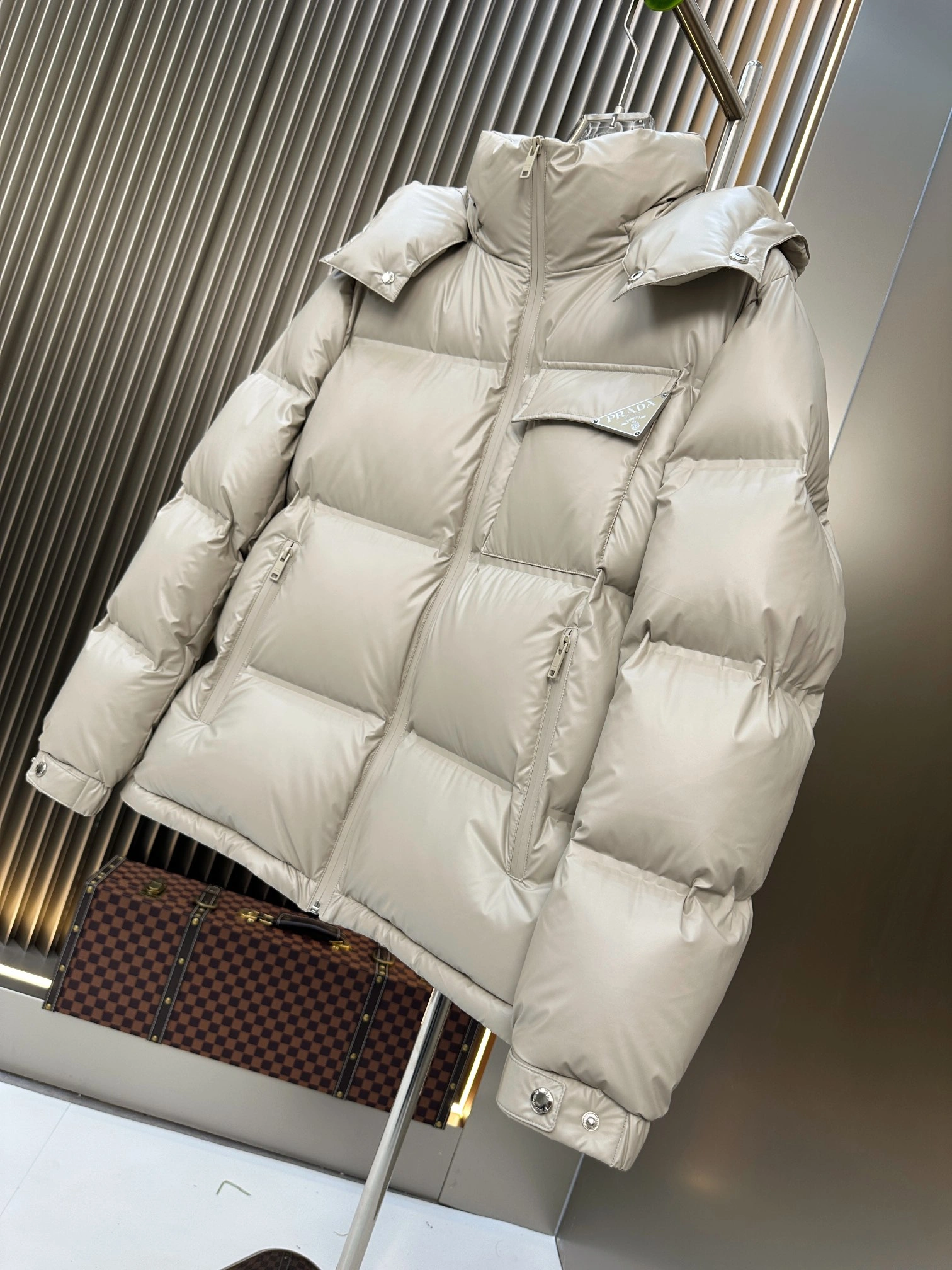 Prada Down Jackets Durable 172301
